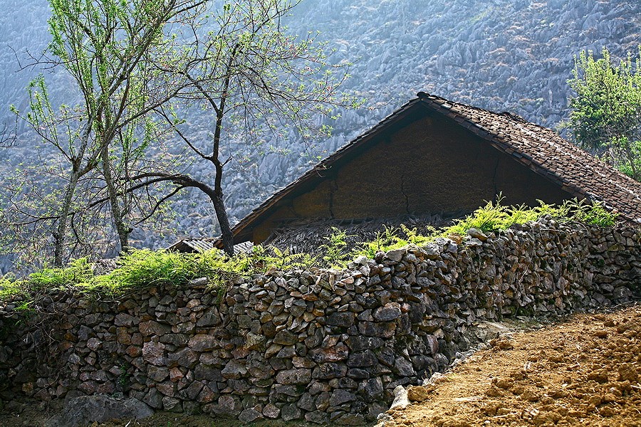 nhà trên cao nguyên đá