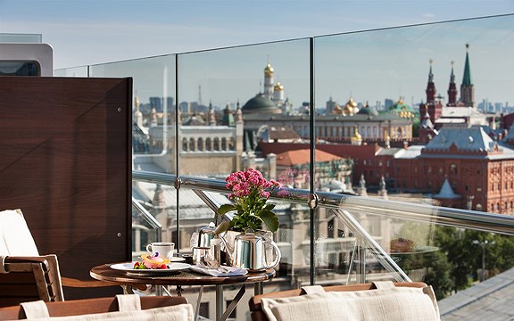 bên trong khách sạn Ararat Park Hyatt Moscow