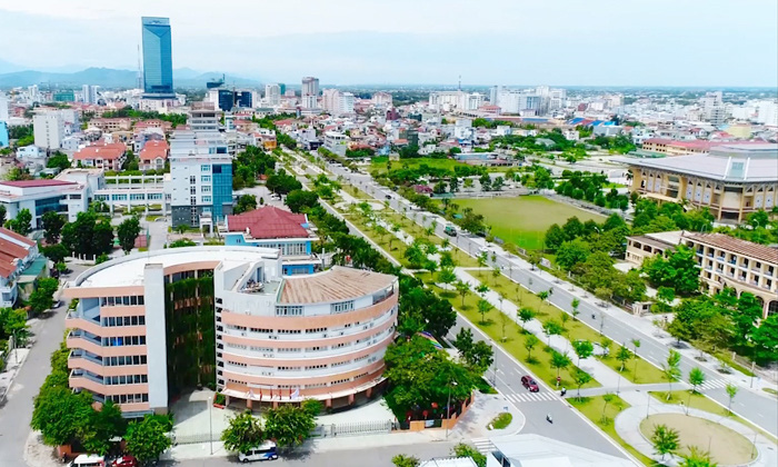Một góc TP. Huế có nhiều nhà ở nằm hai bên trục đường lớn