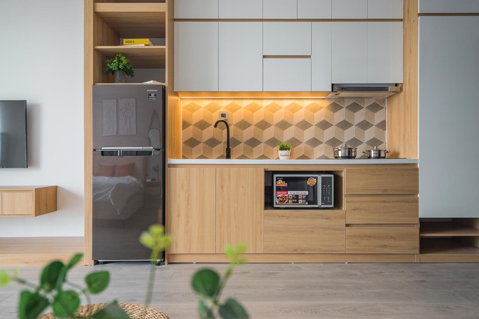 tường bếp ốp gạch hình học
