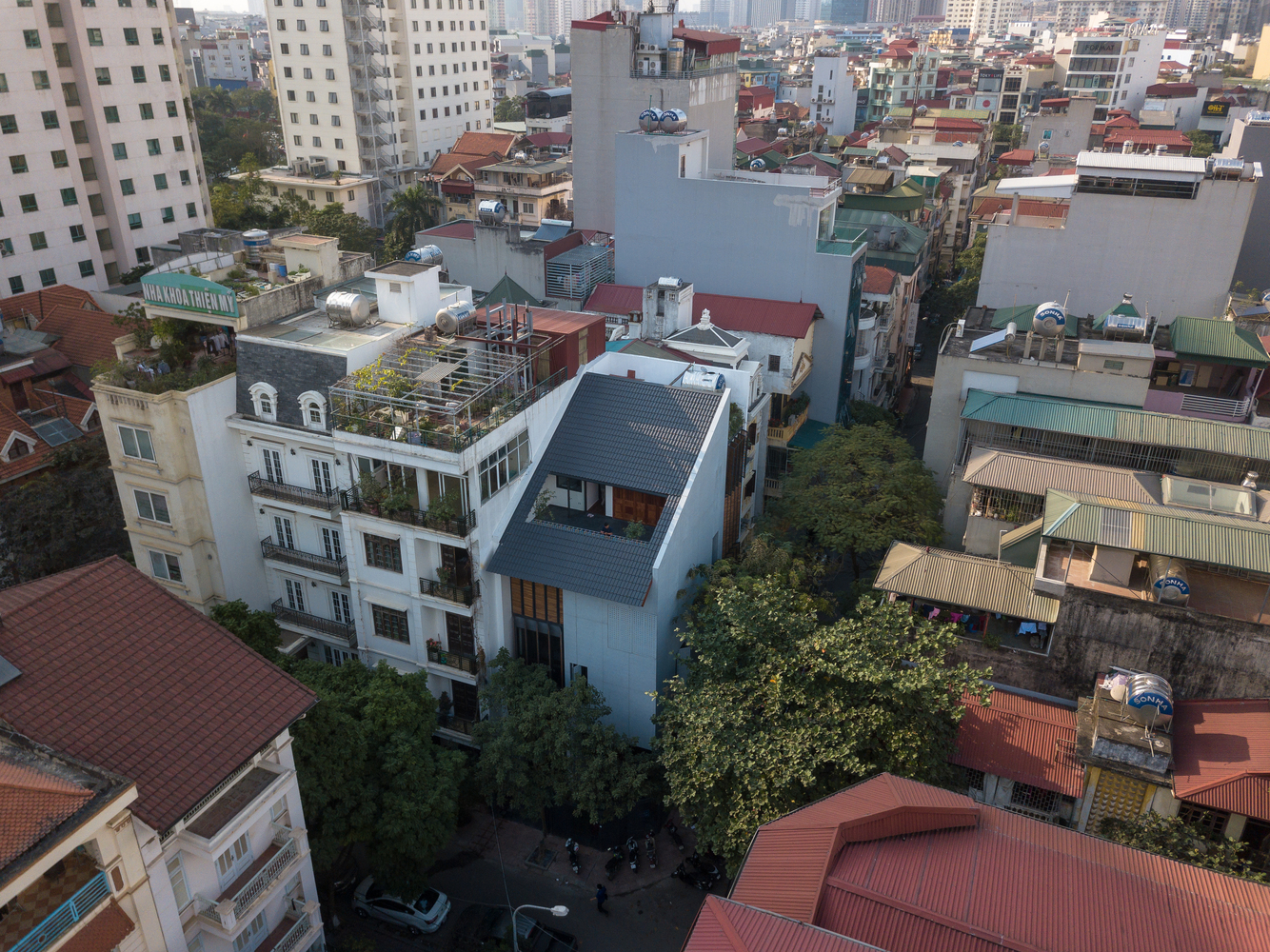 ngôi nhà nhìn từ trên cao xuống