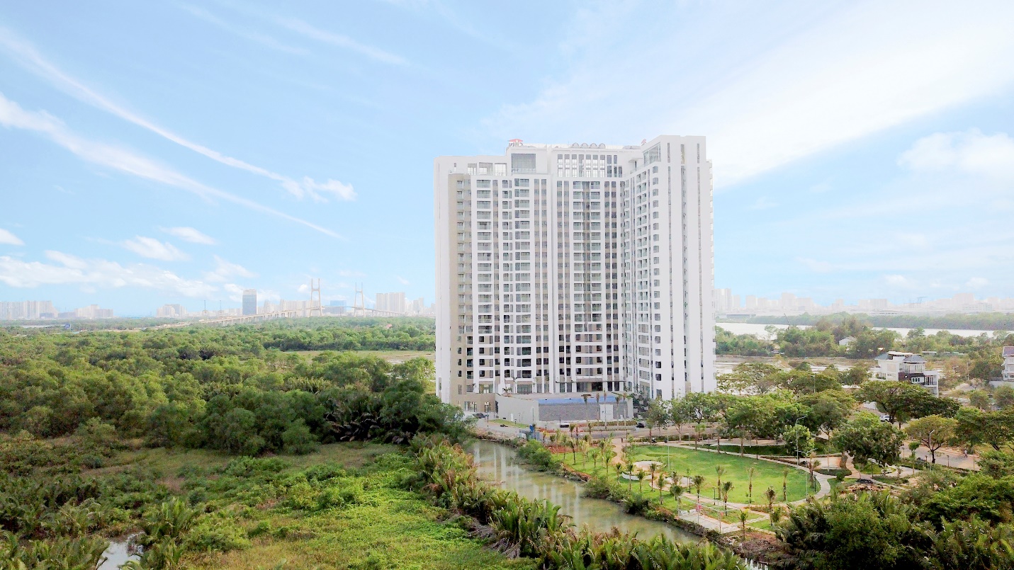 Thủ Thiêm Dragon nằm trên một khu đất rộng lớn có nhiều cây xanh