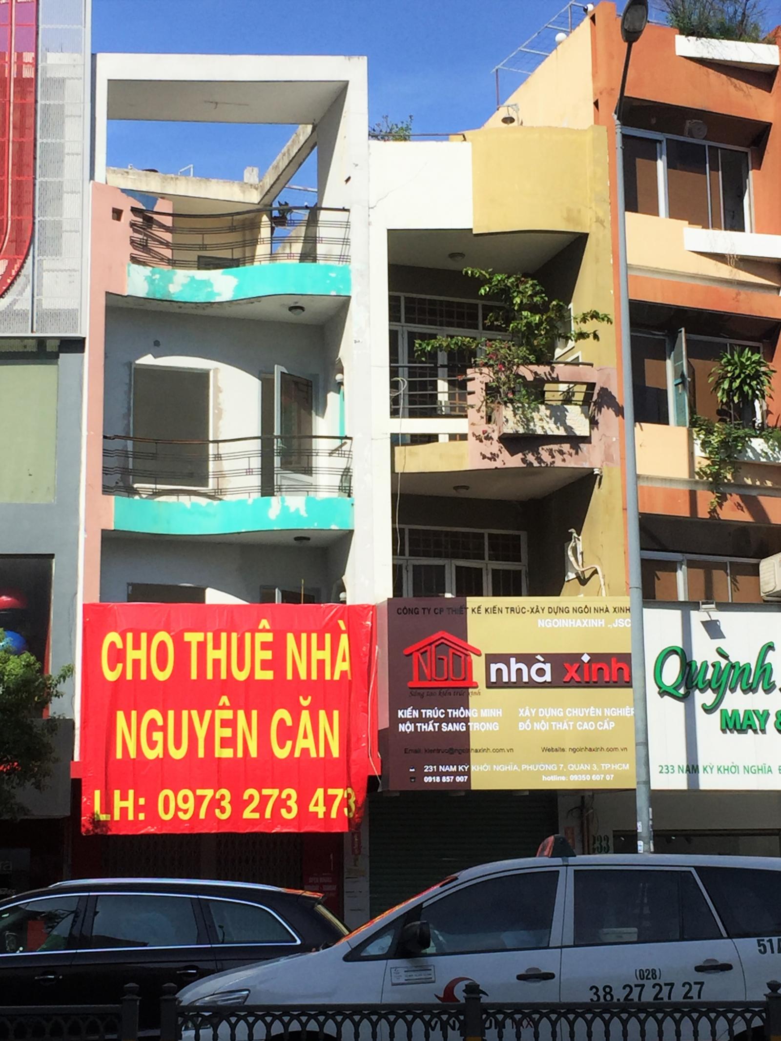 Nhà mặt phố Sài Gòn treo biển chào thuê