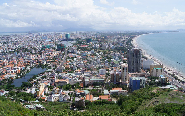thành phố với nhiều công trình nằm ven biển