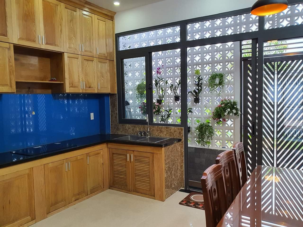 phòng bếp nhà phố